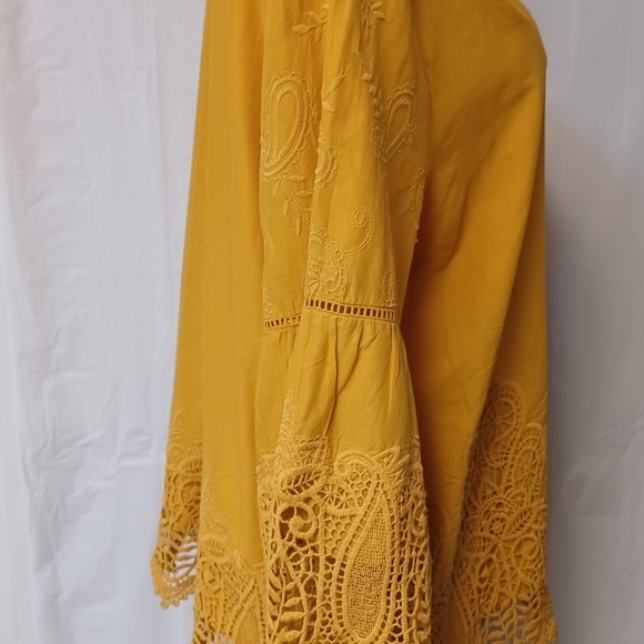 CHICO,S Size 3X Yellow Lace Trim Women's Top - Picture 5 of 12